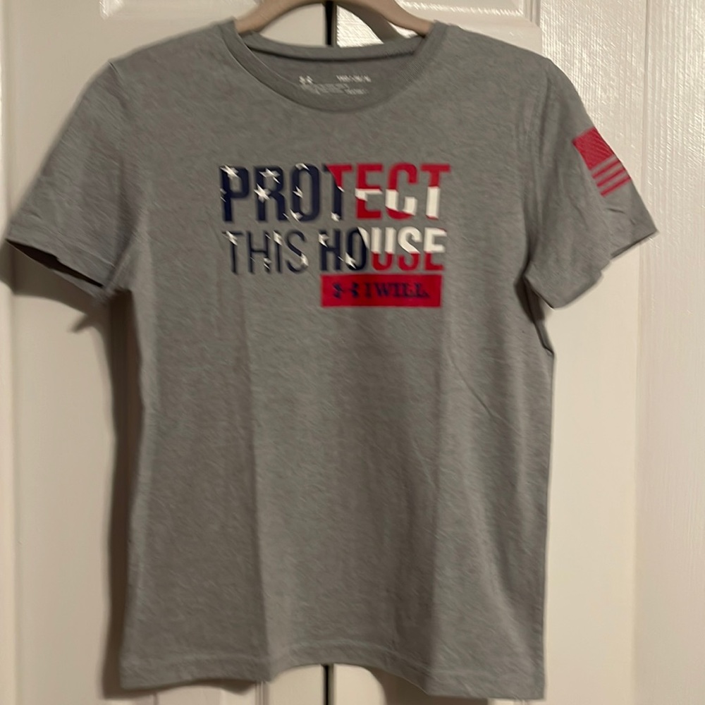 Under Armour protect this house short sleeve shirt in size youth medium NWOT